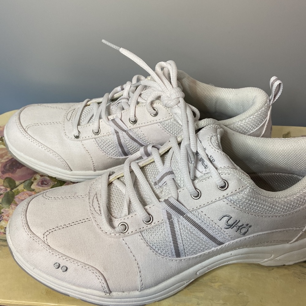 EUC Ryka walking shoes, white canvas, size 7.5 - Picture 3 of 7